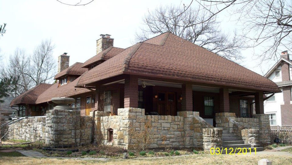Scrolled eave roof 725